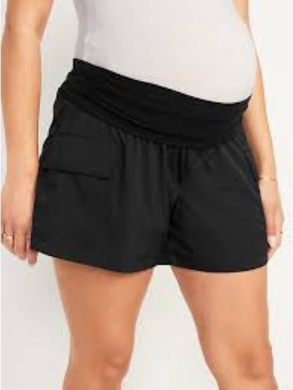 Maternity Old Navy Foldover-Waist
StretchTech Cargo Shorts 5-inch inseam Black